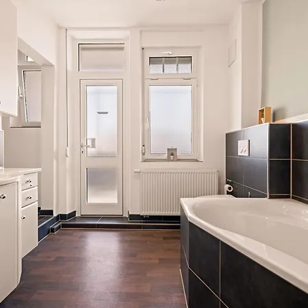 Wohnen im alten Bahnhof inkl Balkon - 5 min zum Ravensburger Spieleland * Meckenbeuren